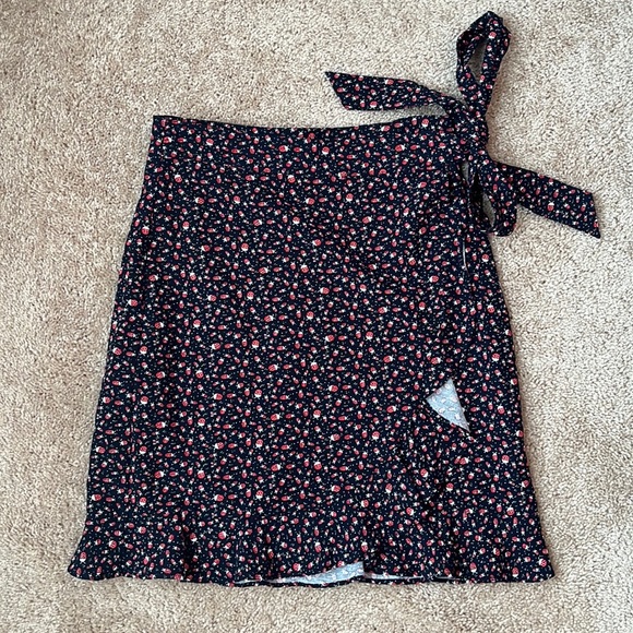 LOFT Dresses & Skirts - LOFT Ladybug Ruffle Wrap Skirt